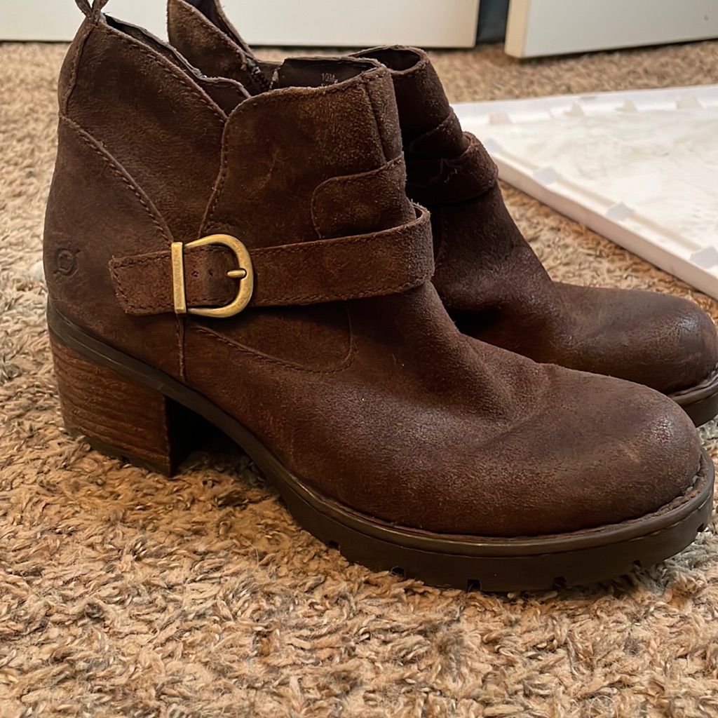 Brn Stacked Heal Suede Boots